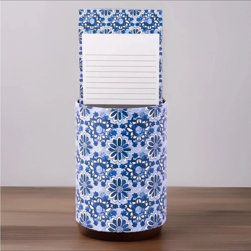 VERA BRADLEY Gift Set Ikat Island Tile Blue Pen Cup 50 Sheet Gel Pen Notepad Set